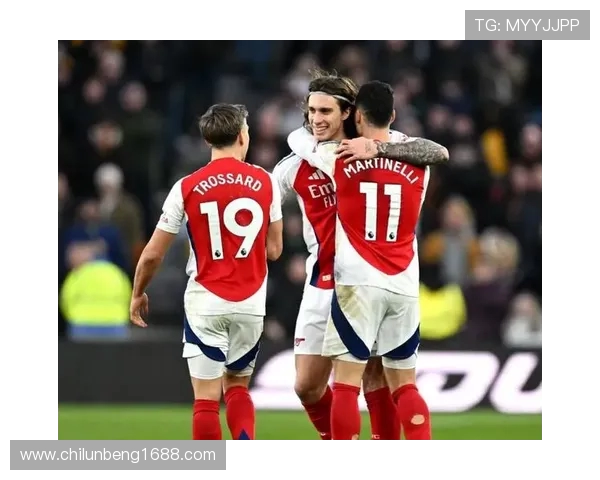 阿森纳青训新星与巴黎双雄同框：金童金球激励未来(3)